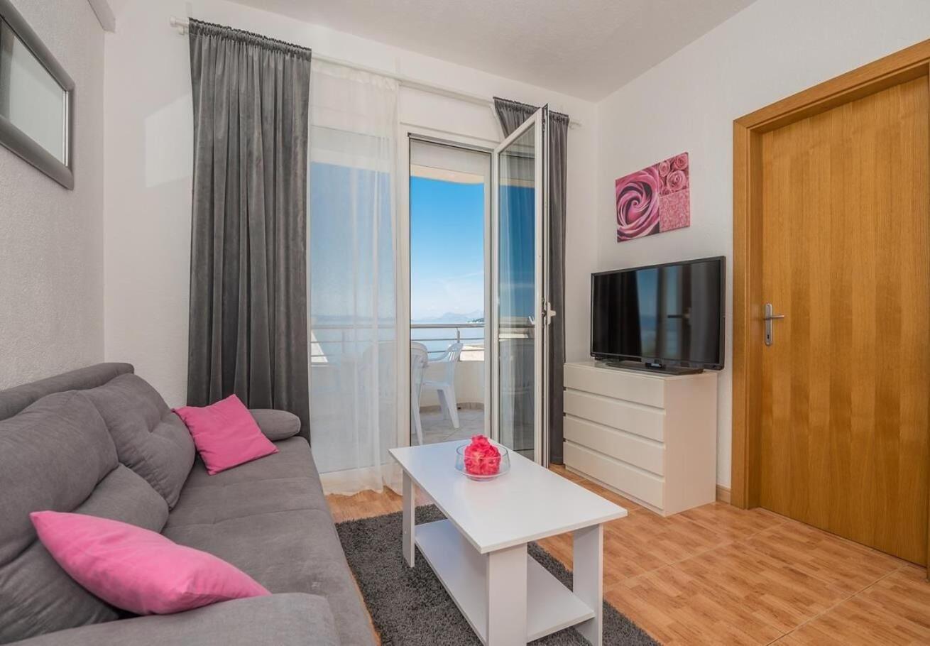 Apartments Ivi - 100 M From Pebble Beach Drasnice Bagian luar foto