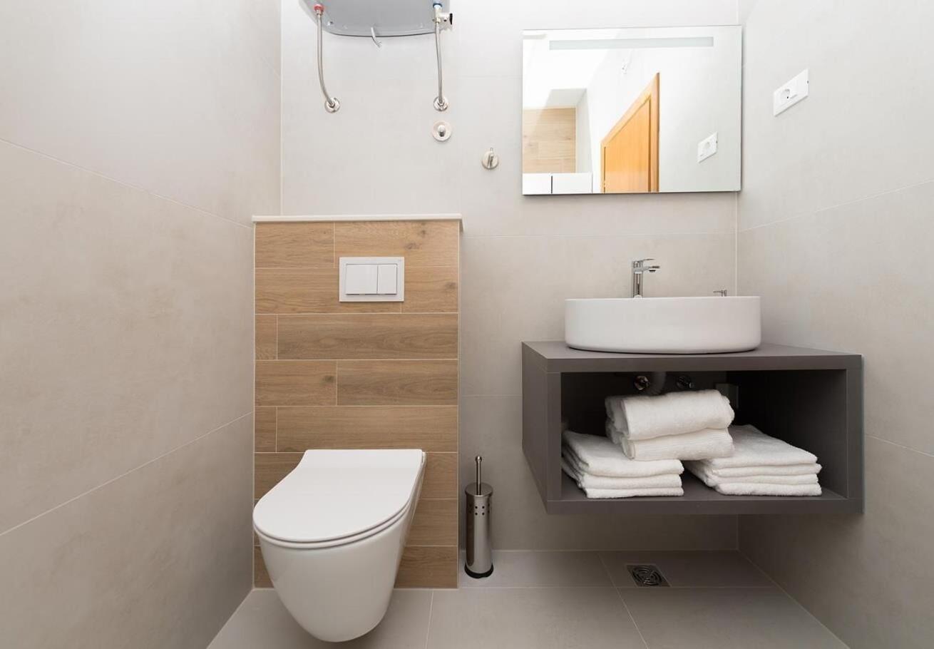 Apartments Ivi - 100 M From Pebble Beach Drasnice Bagian luar foto