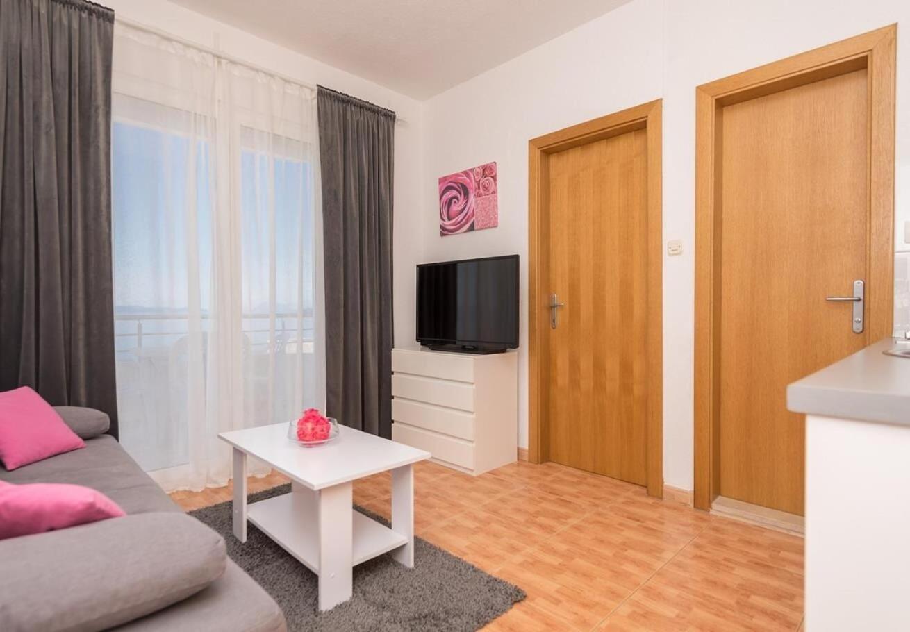 Apartments Ivi - 100 M From Pebble Beach Drasnice Bagian luar foto