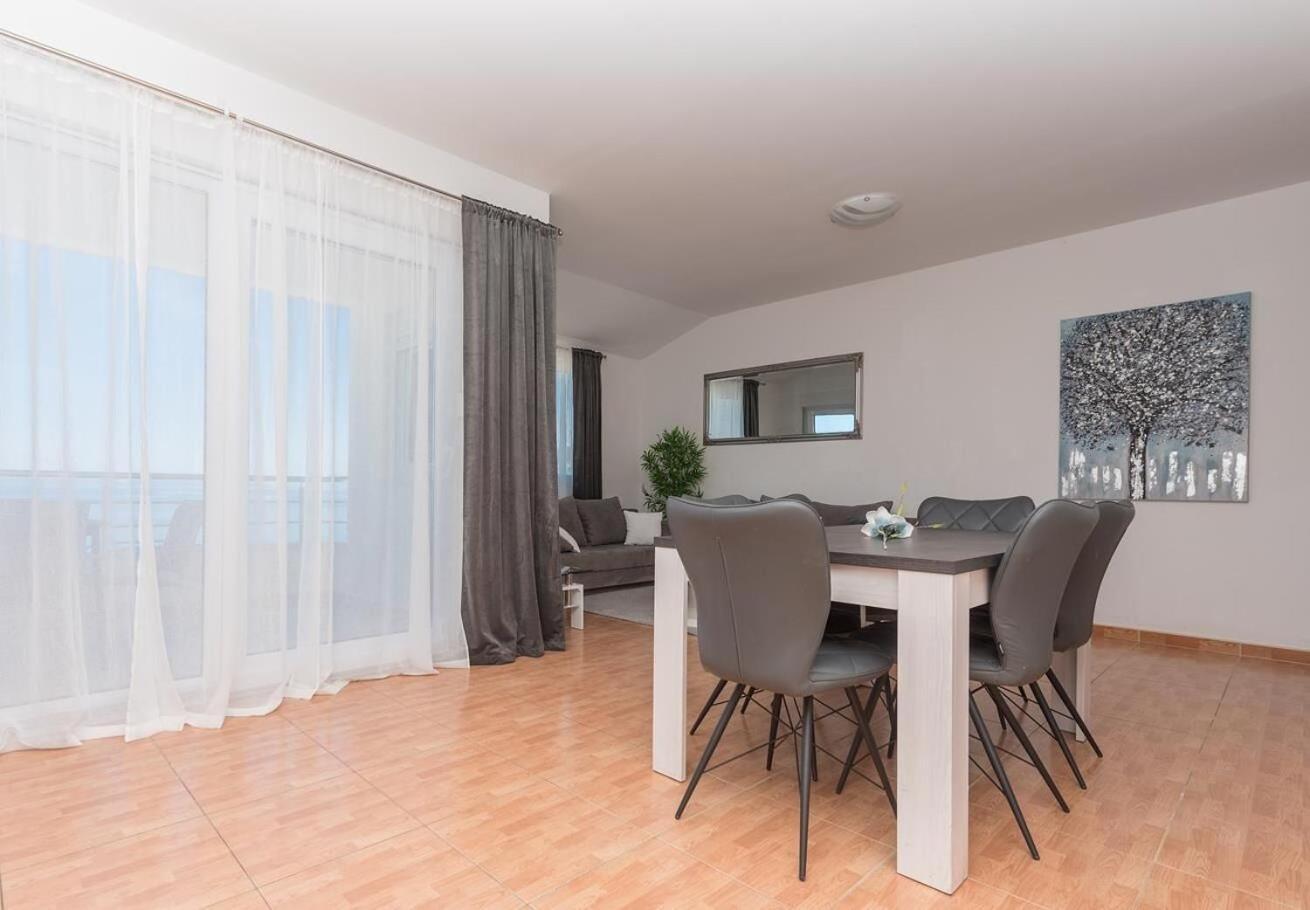 Apartments Ivi - 100 M From Pebble Beach Drasnice Bagian luar foto