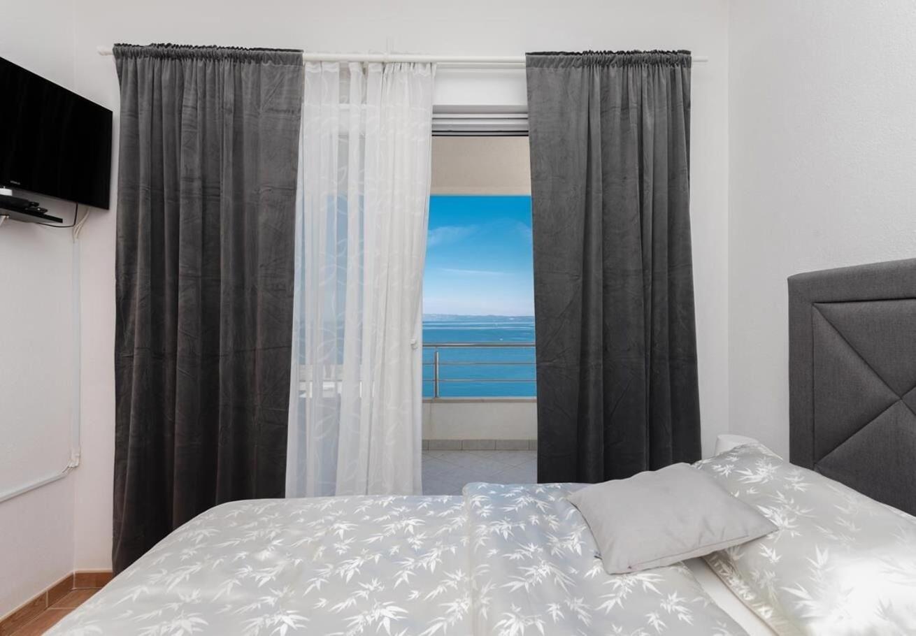 Apartments Ivi - 100 M From Pebble Beach Drasnice Bagian luar foto