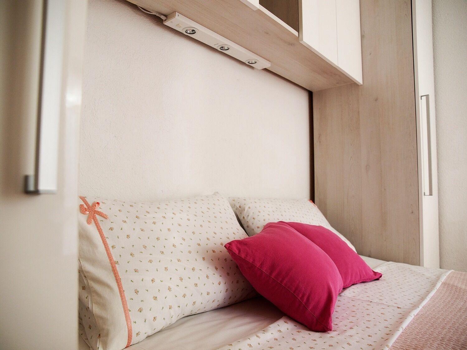 Apartments Ivi - 100 M From Pebble Beach Drasnice Bagian luar foto