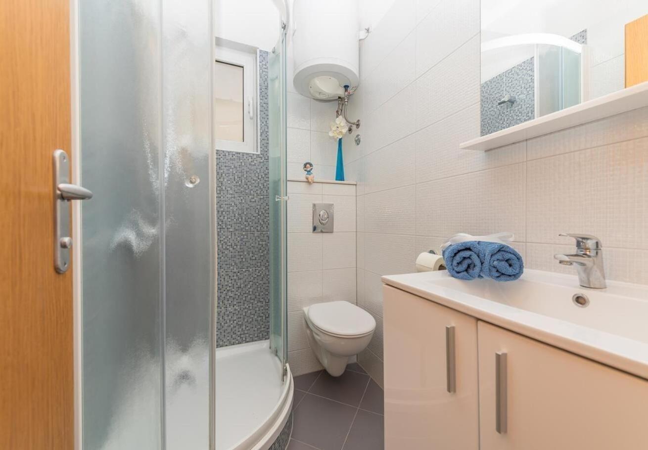 Apartments Ivi - 100 M From Pebble Beach Drasnice Bagian luar foto