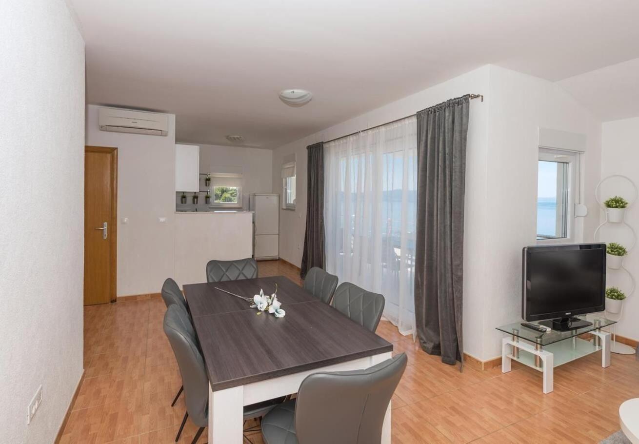 Apartments Ivi - 100 M From Pebble Beach Drasnice Bagian luar foto