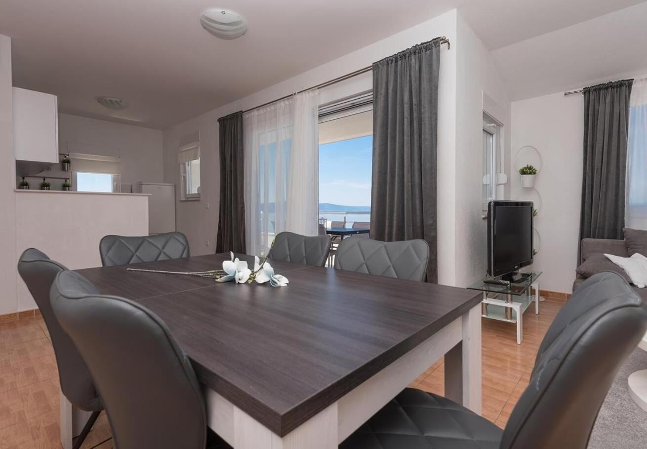 Apartments Ivi - 100 M From Pebble Beach Drasnice Bagian luar foto